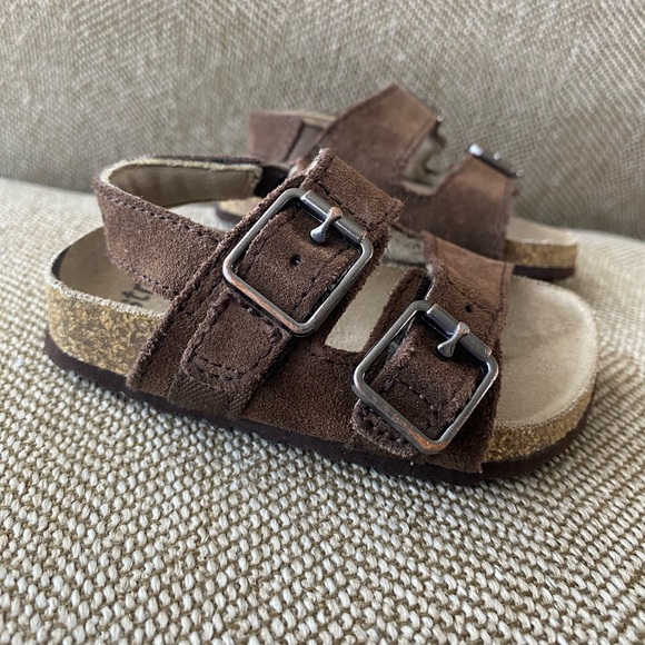 Stride Rite Suede Leo Sandals with Velcro Straps for Baby. Dark Brown. Size 4. - Picture 5 of 16